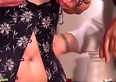 Mature Labia Extreme Stretch