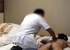 Amateur babe with a lovely ass gets massaged on hidden cam