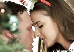 Bigass chic teen bouncing on shlong previous to getting facialized