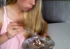 SPUNK FOOD FETISH Stroking off over desserts makes me insane! Tonguing food adorned with my own CD jism