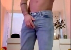 Sir Peter gives a solo tribute with a satisfying milk-off session