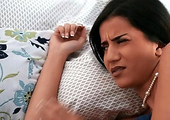 Brazzers: Roxie's Pervy Prankster Roomie