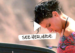 Lori Petty takes off her clothes in public & we can see pubic