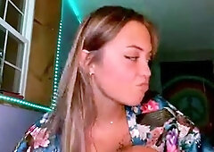 Amateur babes are good at masturbating as well