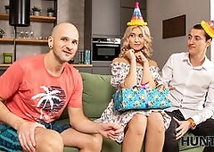 Hunting for women is akin to professional sports. But when she comes to you by herself – it's a piece of pure luck. It happened on this ordinar