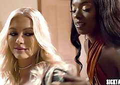 Ana Foxxx brought herself to lesbian & enjoyed lesbian muff licking