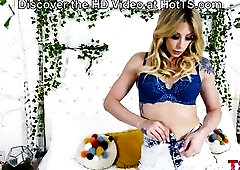 Trans Pornstar Casey Kisses bangs Lance Heart’s butt for HotTS