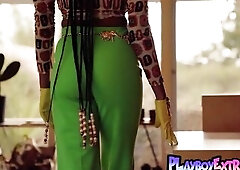 Pretty newcomer black teen Nyla Waldorf discloses her bushy darksome cunt