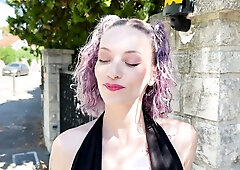 Stella, 24 years old, always at her own pace...