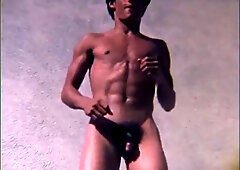 Jiggling: Wiggle Dat Booty!