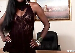 EBONY T-GIRLS - A Fan Favourite Makes Her Welcome Return