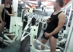 masturbandose en el gym 7