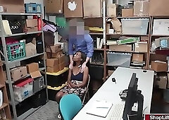 LP officer screws ebony Dayas wet pussy