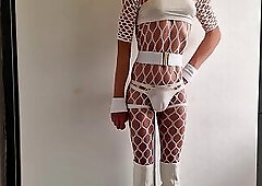 Skinny Jenni in netzdessous