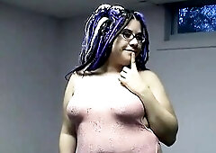 big beautiful woman Lulu Garcia with large butt bangs herself with large sex-toy