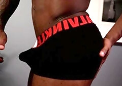 Next Door Studios: Popping Off With Hunter