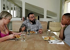 MILFs Like It Big: Blonde hair Dee Williams cumshot sex tape