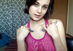 Amateur webcam babe showing her sexual goods