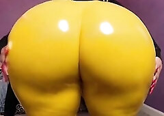 My voluptuous stepmom with a biggest butt dances and twerks from behind wearing constricted yellow leggings. That babe gradually removes the leggings 