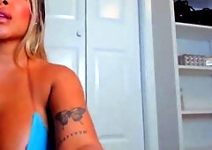 Big boob brunette masturbates on webcam