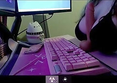 groaning egirl gives intimate masterbution aid