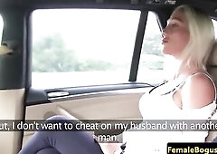 Euro cabbie angel tribbing passenger after oralsex on the backseat