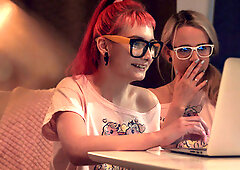 Doctor Squirt - Hot blonde satisfied by the Pro