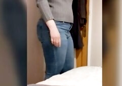 A wank of luck when I entered the kitchen when I saw this mother with her belt sticking out of her jeans. Sexually excited, this chab waits for her in