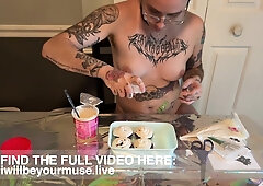 Decorating Cupcakes In nature's garb