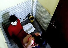 Desi Bhabhi Ko Chodaa Uske Cousin Ne Toilet Main