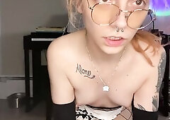 Trans Beauty Yandura Jerks Her Penis and Screws Her Butt with a Sharpie