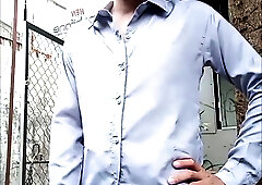 Trai Việt Nam outdoor đứng trước nhà sục cặc chờ người đến xem