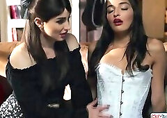 Snowwhite fists tgirl queen Natalie Mars