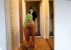 Hot mom meets deliveryman completely naked