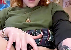 Sexy hottie Anetta Keys enjoys a solo toy masturbation