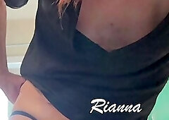 Rianna spreads her legs for you