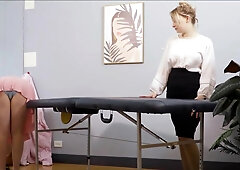SKIN LESBIAN MASSAGE - Kit Farrin - Kit farrin