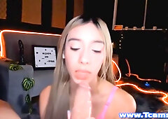 Hot Tranny Sucking Boyfriend Cock