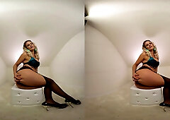 192 - Nicole Vice - Blonde In Lingerie And Stockings Toying