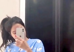 Korean Girl Show Her Tits