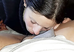 Timid girlfriend experiences her first time eating pussy