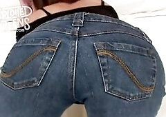 Super-small teen that weighs 87 lbs stars in this amateur porn