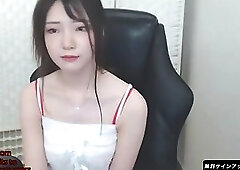 Korean hot webcam babe shows her body