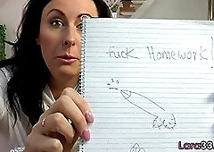 MILF enjoys threeway with lesbian teens