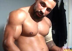 Big British Hunk Jerks His Juicy Alpha Cock