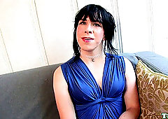 amateur tgirl stretches ass on audition couch