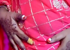 Desi Sexy Girl Presses Her Boobs And Plays Sex Solo Role In Bed