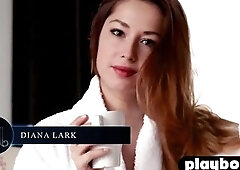 Ideal booty mother I'd like to fuck model showed her good looking body and posed nude after striptease