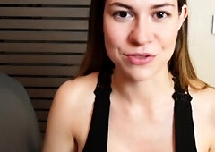 Pretty and Sexy Webcam Babe Finger Fucks Solo