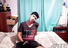Me masturbo solito en casa Nickixx23